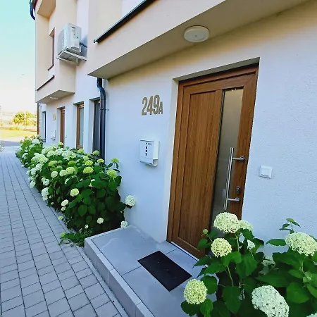 Dom 200m Od Plaze S Terasou Na Grilovani Priamo Na Slnecnych Jazerach Holiday home *